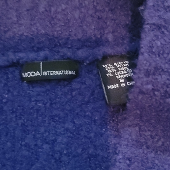 Sweater - Picture 2 of 2